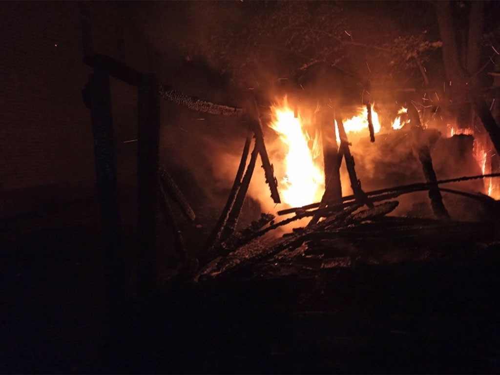 ЧП в деревне Денисковичи: на пожаре погиб хозяин хозпостройки