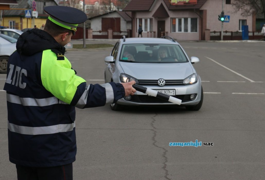 С 1 декабря за отсутствие зимних шин нарушителей начнут штрафовать