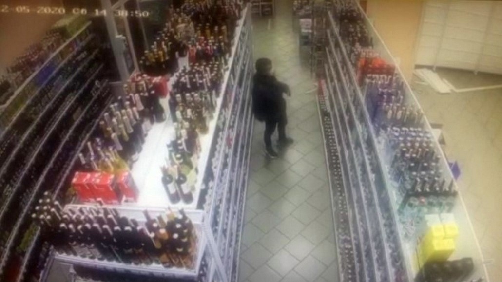 В Ганцевичах ищут вора, который украл две бутылки виски