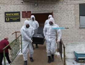 В Ганцевичах умерших от коронавируса в мешки упаковывают родственники