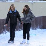 Урок физкультуры на катке средней школы №1 и гимназии / фото: Сергей Багров