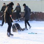 Урок физкультуры на катке средней школы №1 и гимназии / фото: Сергей Багров