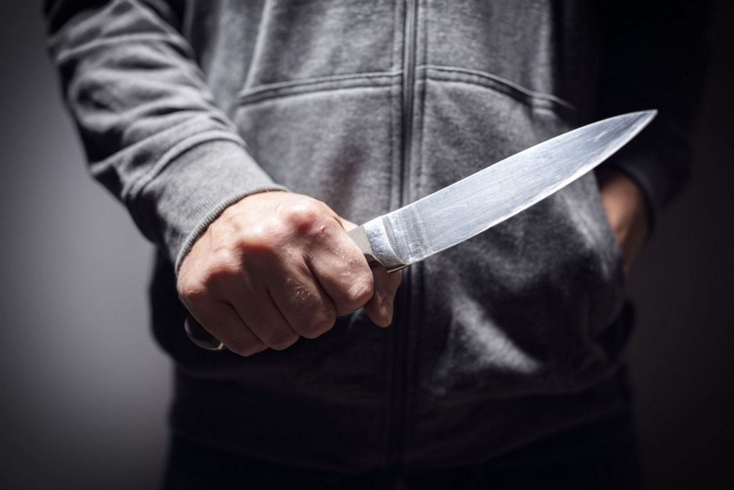 Пьяный сельчанин кинул нож в милиционеров в Ляховичском районе