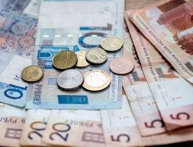 Соцработникам в Беларуси повысили зарплаты с января