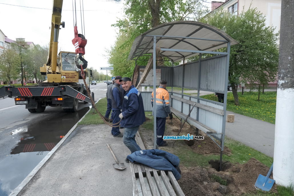 В Ганцевичах стало на одну крытую остановку больше