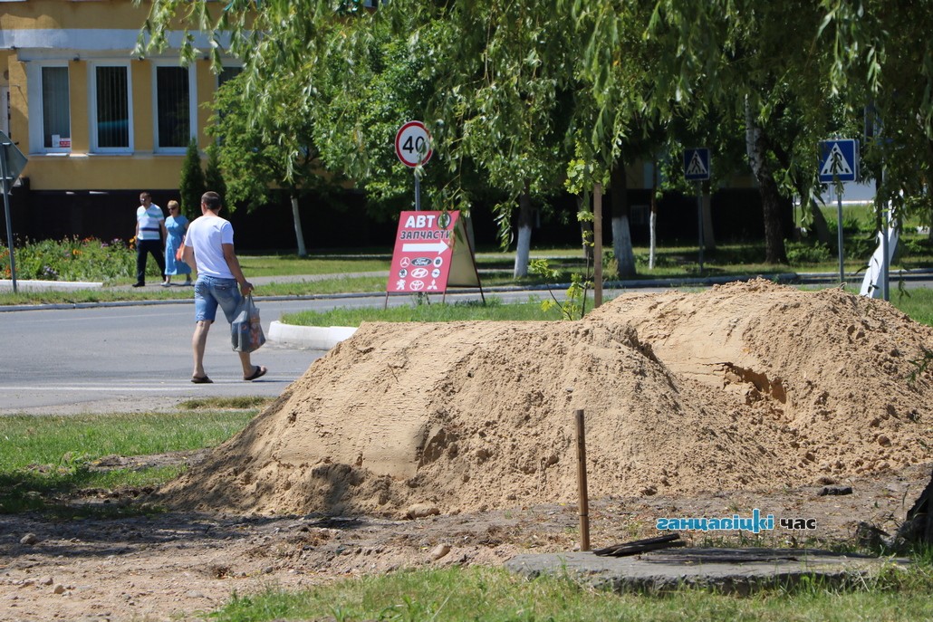 Строительство мини-рынка затягивается