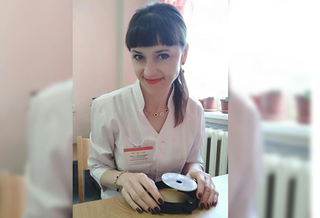Наталья Рогалинская по профессии врач-оториноларинголог