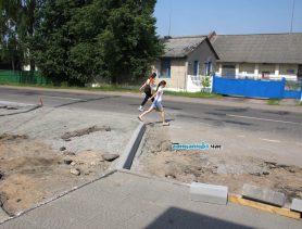 Улицу Красноармейскую в Ганцевичах ремонтируют, но пока ремонт толкает на нарушение ПДД