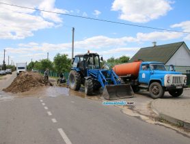 В Ганцевичах работники ЖКХ оперативно устранили порыв трубы