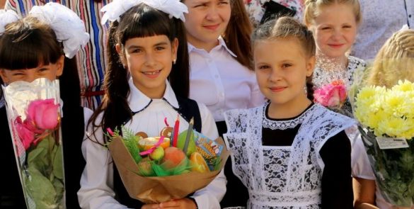 Выплаты к школе: кому положены и достаточно ли этих денег