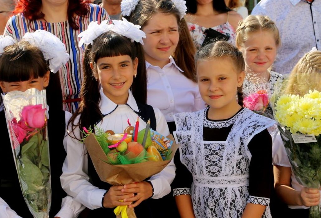 Выплаты к школе: кому положены и достаточно ли этих денег
