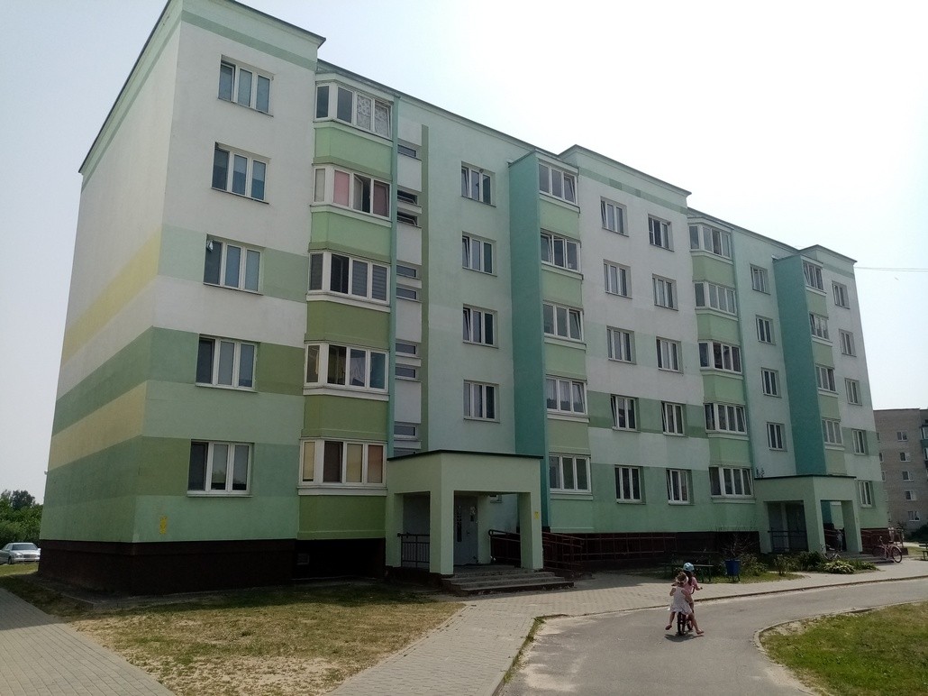 После косметического ремонта дом по ул. Орловского приобрели опрятный вид. Фото Светланы Малышко.