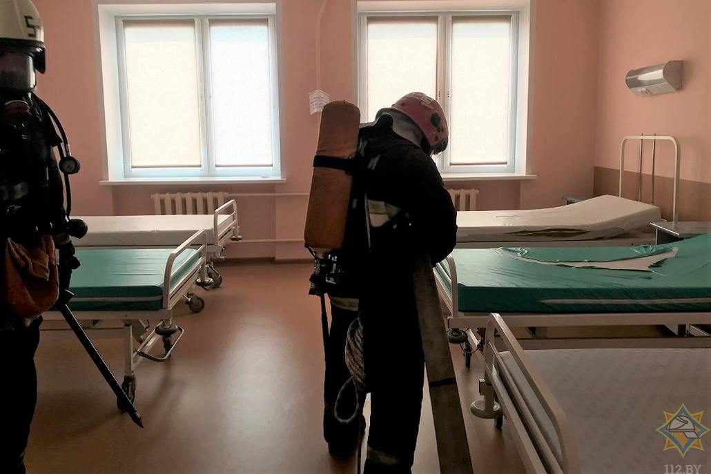 Спасатели тушили 