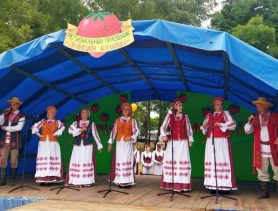Ганцевчане чествовали клубнику в Лунинецком Дворце