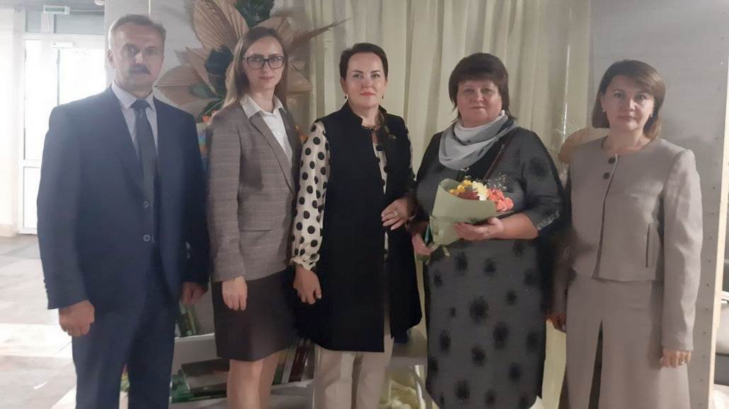 Омельянович Валентина Иосифовна, учитель истории ГУО «Средняя школа №3 г.Ганцевичи» - вторая справа