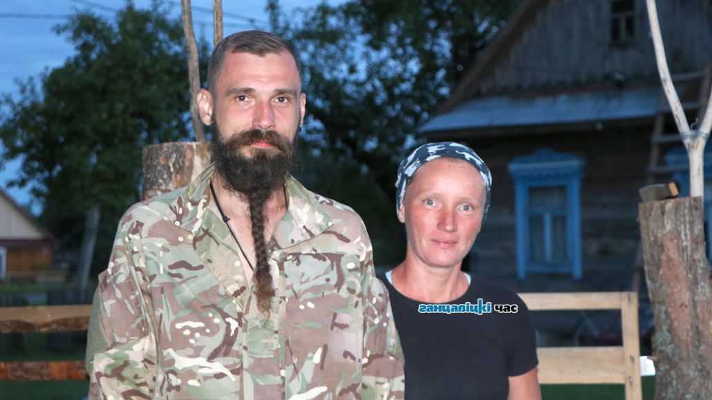 Семья коренных минчан Романа и Натальи Бронов всё лето провела в Хотыничах