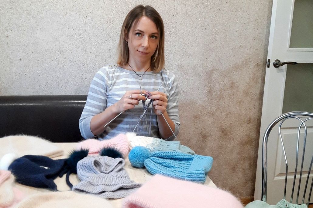 В шапочках мастерицы из Ганцевичей ходит не один десяток горожан