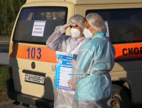 Прививать от коронавируса теперь могут и детей в Беларуси. Но не всех