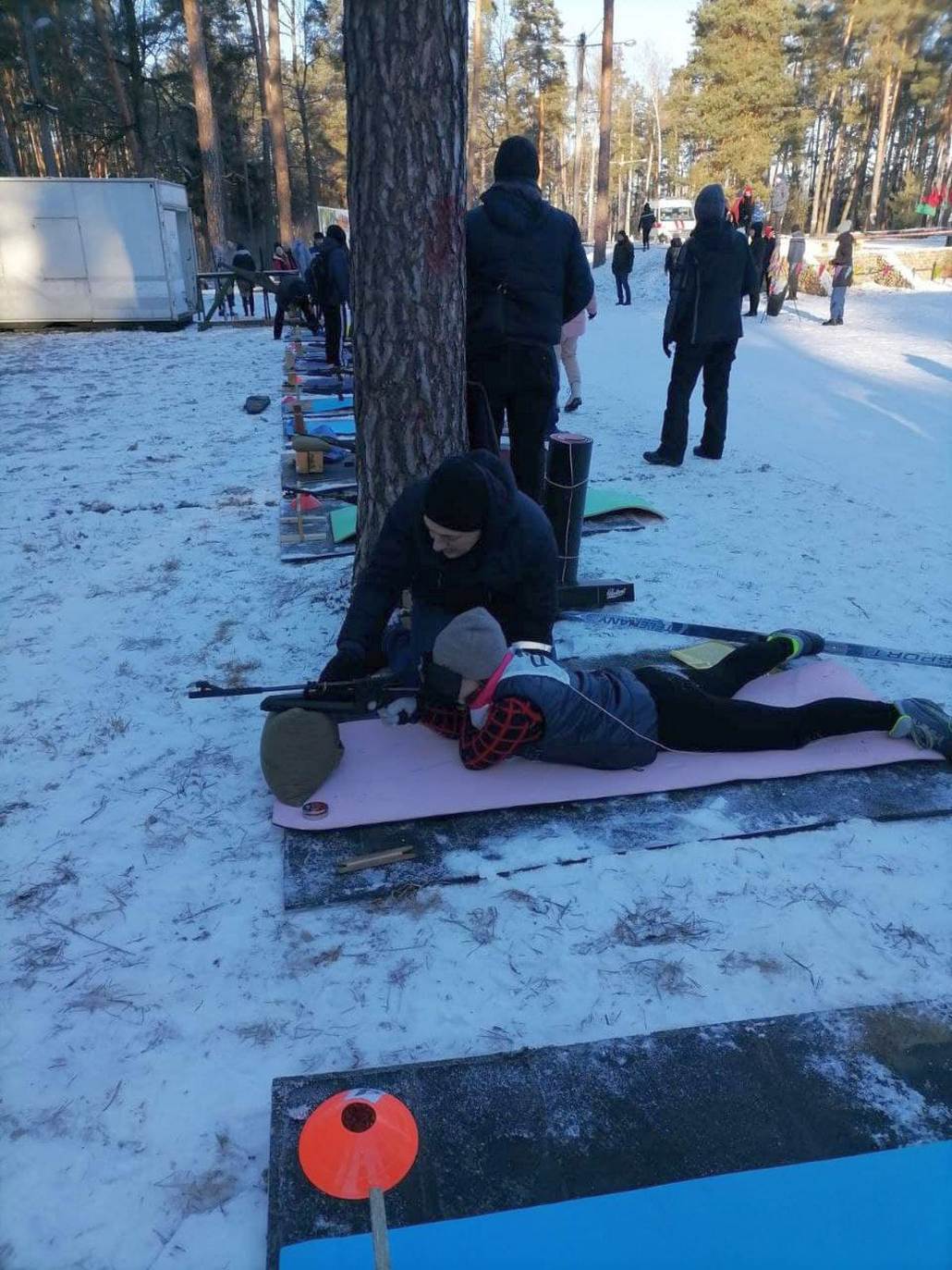 Кто стал самым быстрым и метким в соревнованиях по биатлону «Снежный Снайпер» среди школ Ганцевичского района / фото: отдел по образованию Ганцевичского райисполкома