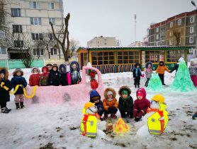 В Ганцевичах пожарную команду и лыжников слепили из снега