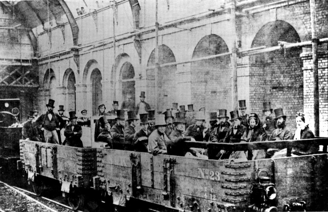 10 января в истории: первая линия метро, перейти Рубикон, Сэмюэль КОЛЬТ, открылся первый Всероссийский съезд по борьбе с пьянством.