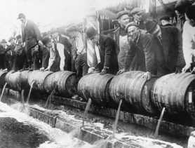Сухой закон обрел силу в США: 16 января в истории