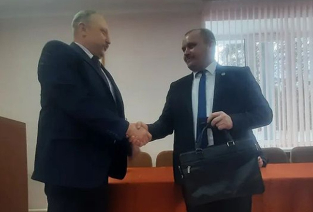 Начальником Ганцевичского района газоснабжения назначен Анатолий Иванович Ковш (справа).