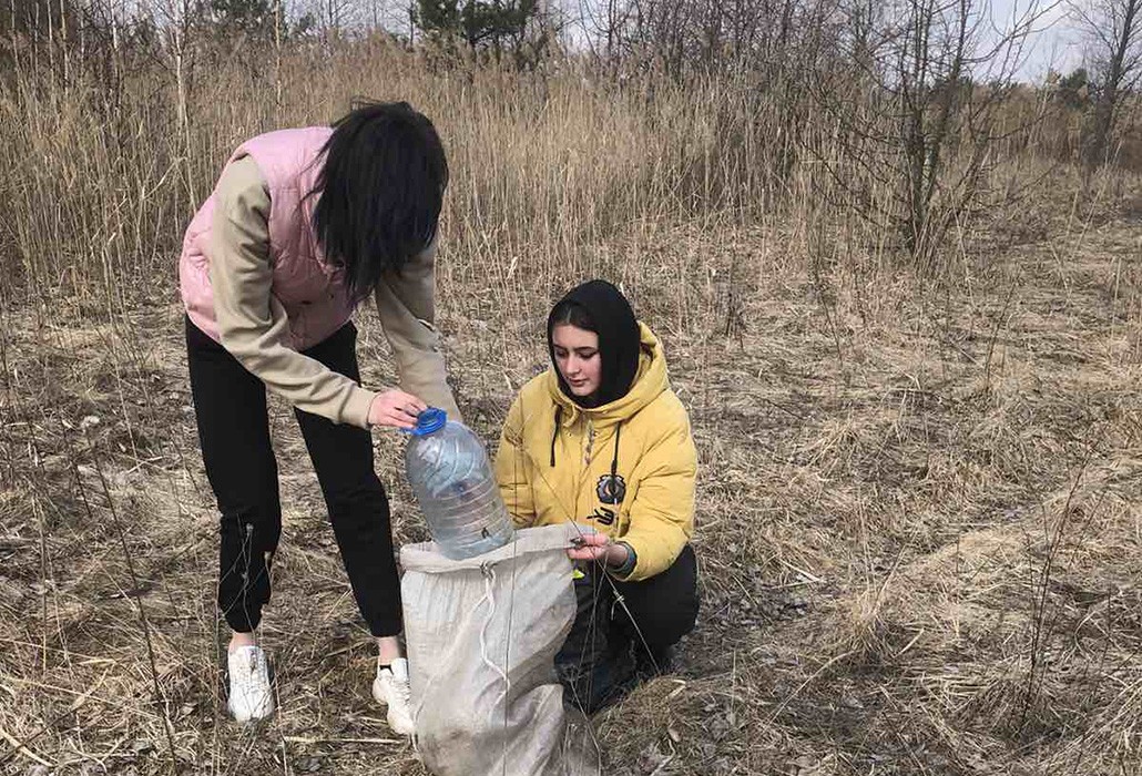 Сотрудники автоклуба 24 марта устроили культурно-экологическую акцию на природе «Чистый берег».