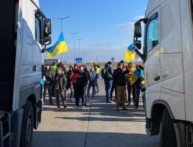 Что думают дальнобойщики о запрете ехать в ЕС фурам из Беларуси