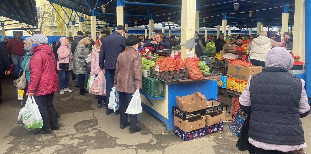 На рынке в Бресте перед Пасхой