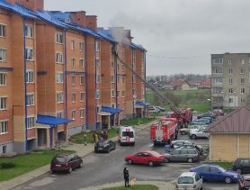 В Берёзе был пожар в пятиэтажке. Фотофакт