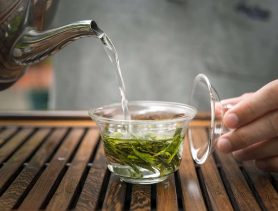 Зеленый чай полезен не всем. Кому его пить ученые не рекомендуют