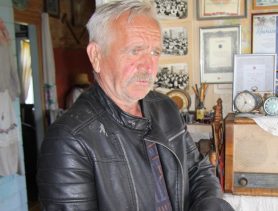 Один человек превратил целую деревню в музей в Берёзовском районе. История Анатолия Желудко