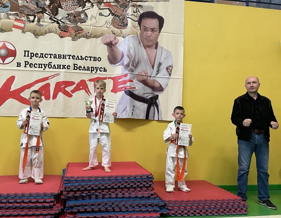 Победителей награждали кубками, дипломами и медалями