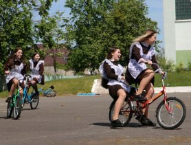 В Беларуси хотят ввести обязательную школьную форму