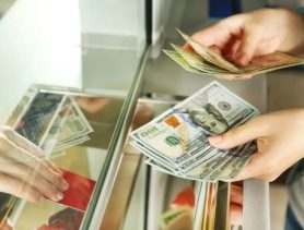 Доллар и евро продолжают дорожать в Беларуси