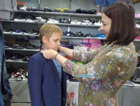 Сколько стоит собрать ребёнка в школу: «Я даже машину отдал, а сам пешком хожу»