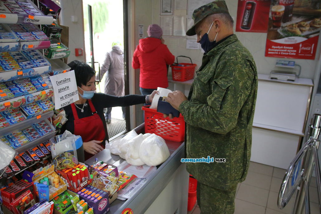 Зачем «штурмовали» прилавки с сахаром  и какой ещё продукт может стать популярным у покупателей