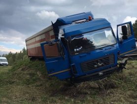 На трассе М1 в Ивацевичском районе грузовик врезался в легковой автомобиль