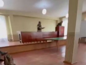 В России стреляют в военкомате и средней школе. Есть жертвы