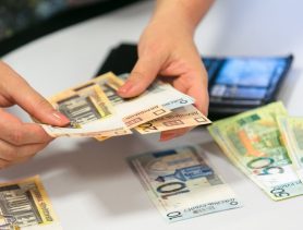 Рубеж – 2000? Объявлена средняя зарплата за июнь в Беларуси
