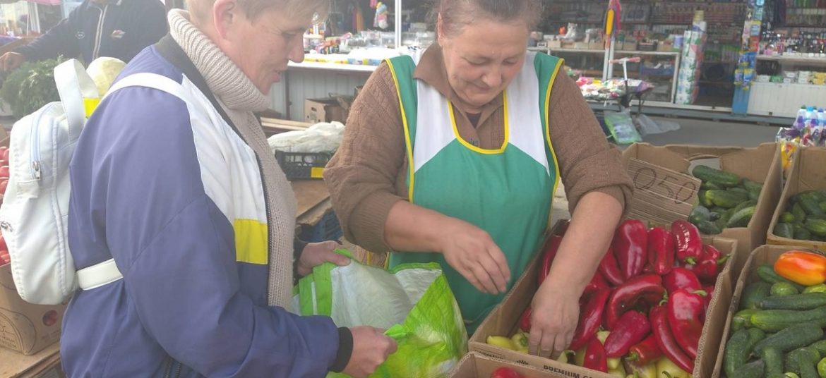 В Ганцевичах сейчас на рынок ходят с огромными сумками