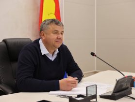 Пропадает свет, плохие дороги, не ходят автобусы: на что жаловались главе Брестской области?