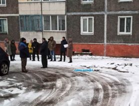Жители микрорайона в Ганцевичах надеются, что от Дожинок перепадёт на ремонт дорог