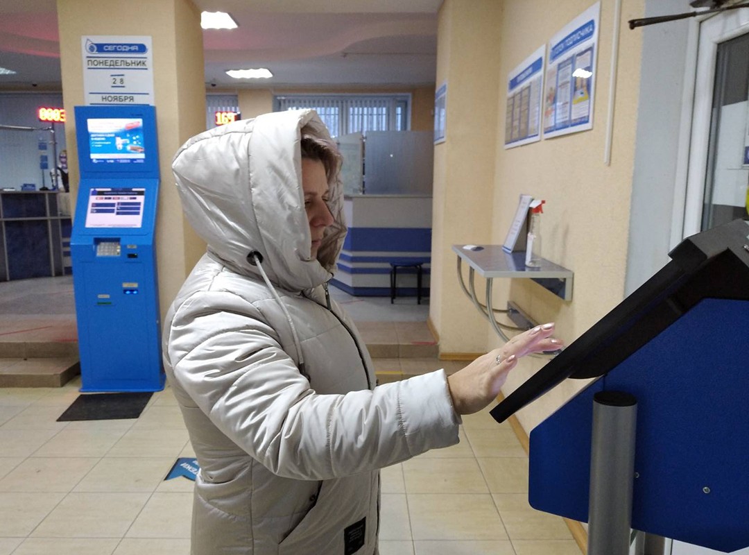 Система электронной очереди на почтовом отделении в Ганцевичах по улице Октябрьской. почте работает с лета 2022 года. 