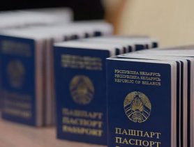 Уехавших за границу белорусов могут лишить гражданства. За что?