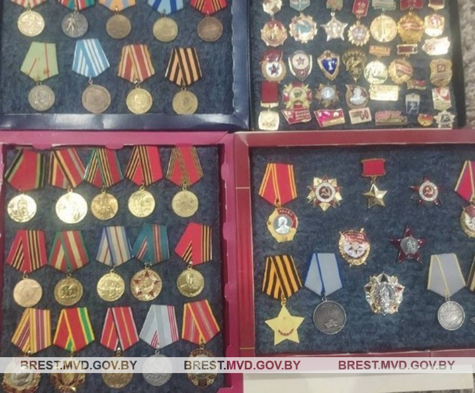 Коллекционер в Ивацевичском районе остался без орденов и медалей