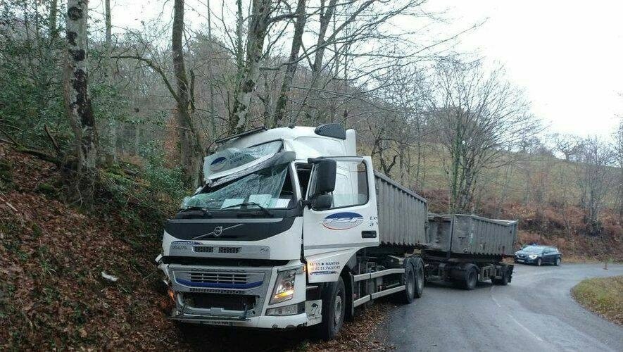 Машину помяло изрядно в необычной аварии