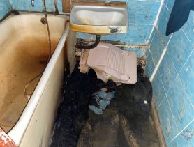 Мужчину спасли из ванны во время пожара в Березовском районе
