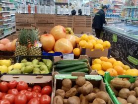 «Золотые» огурцы в декабре 2022 года продают в Беларуси по цене куриных окорочков
